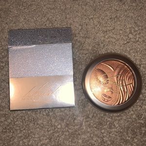 MAC Bnib my Mimi Mariah Carey limited edition Christmas highlighter makeup